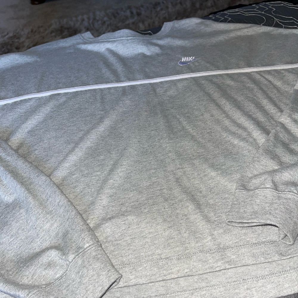 Nike Top - Picture 5 of 5